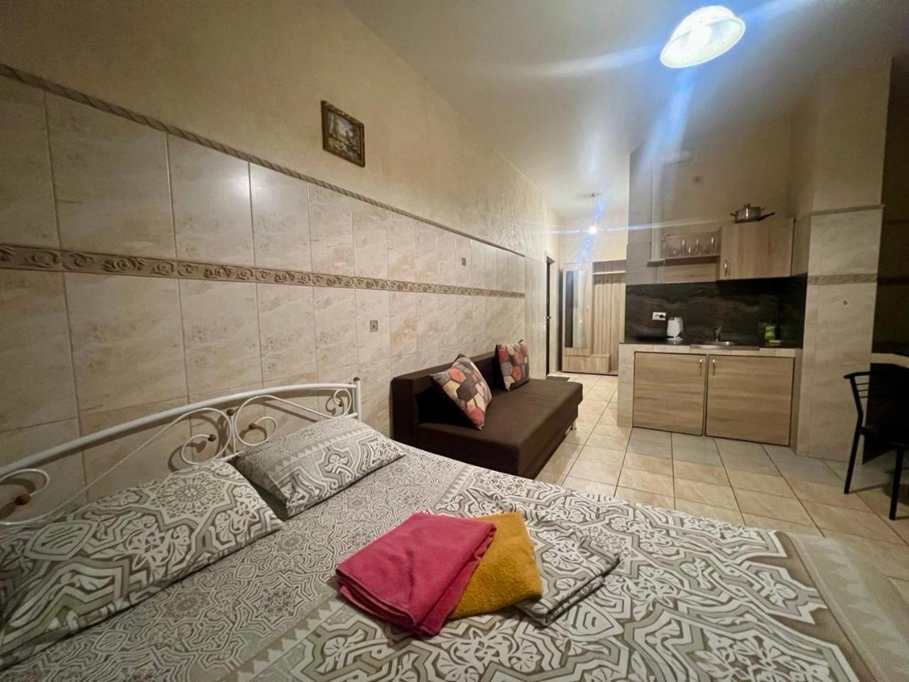 Studio Apartment Metro Pechersk 基輔 外观 照片