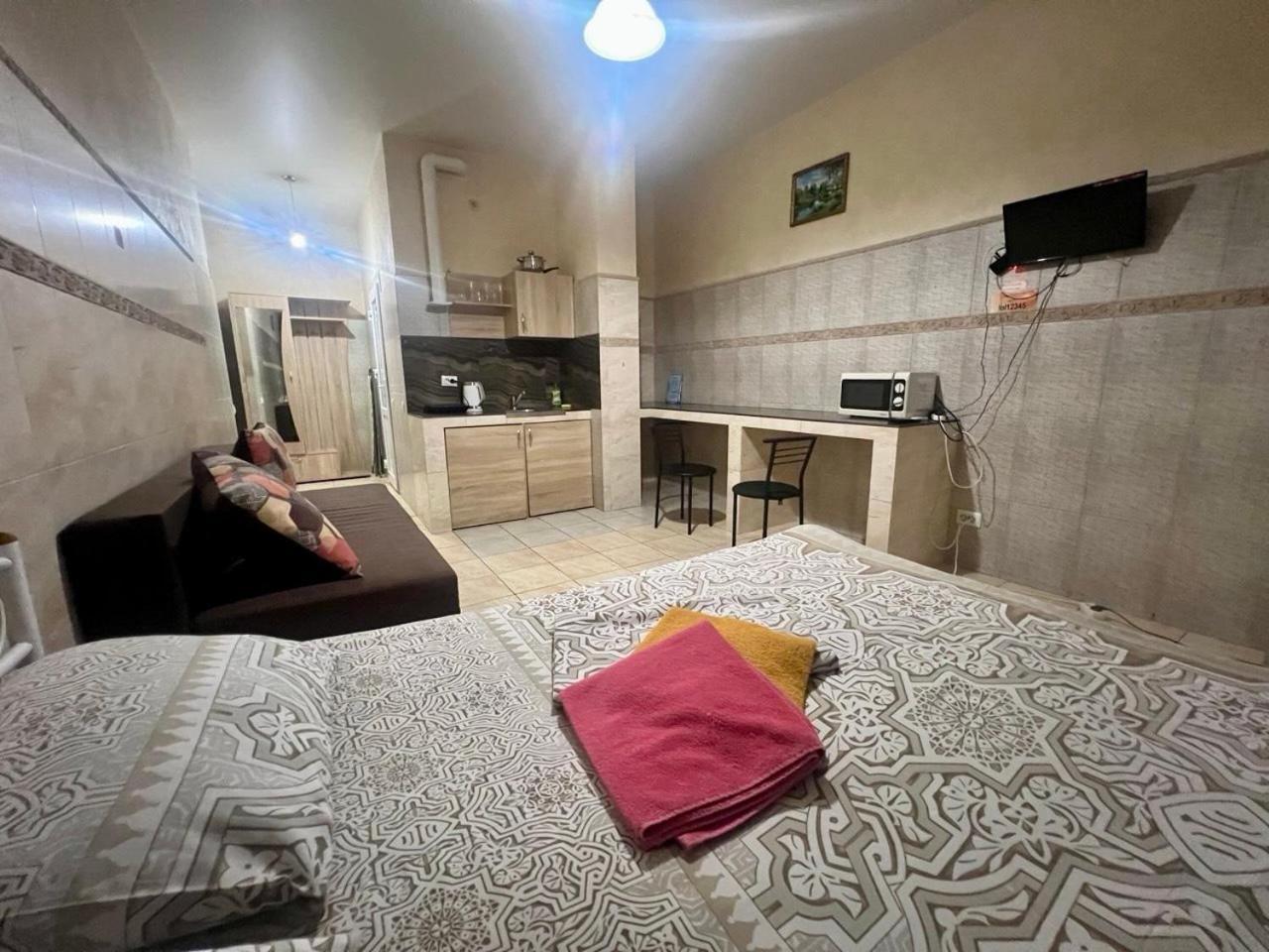 Studio Apartment Metro Pechersk 基輔 外观 照片